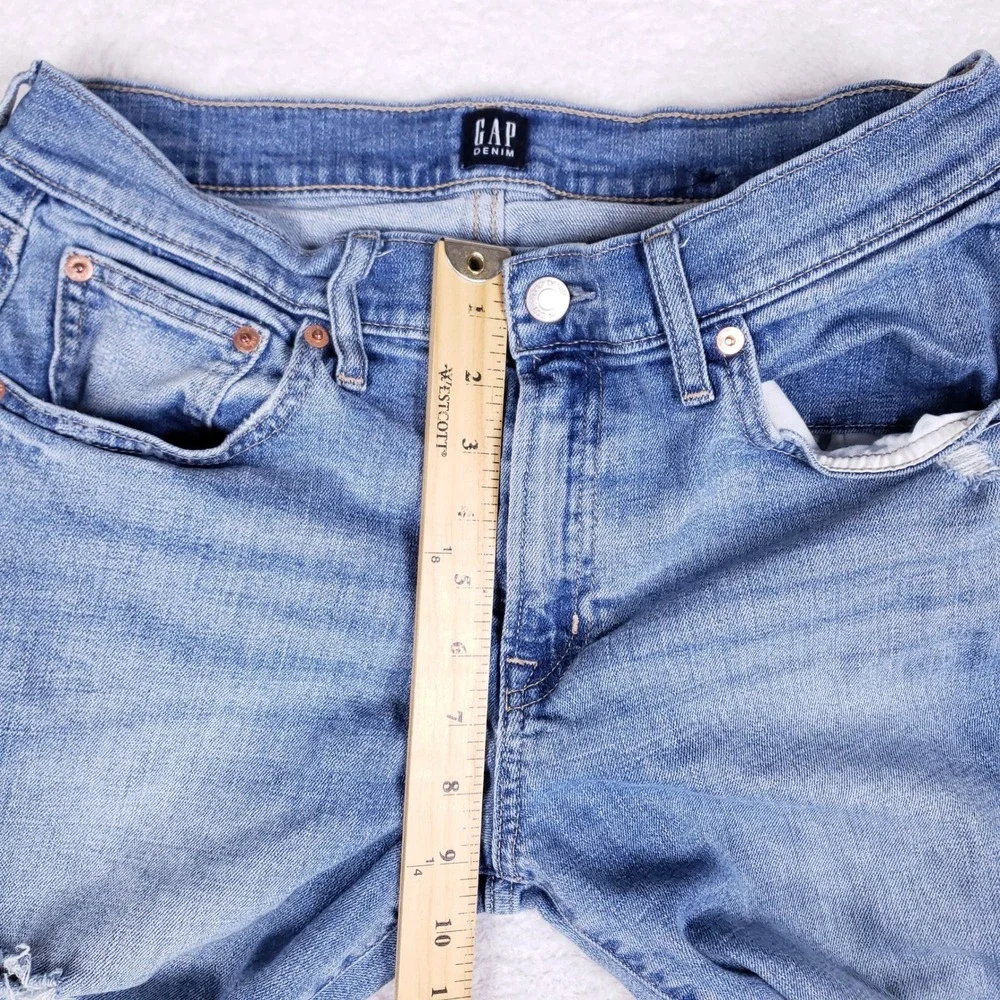 GAP Denim Girlfriend Jeans Womens 6/28 Light Wash Distressed Frayed Hem Stretch